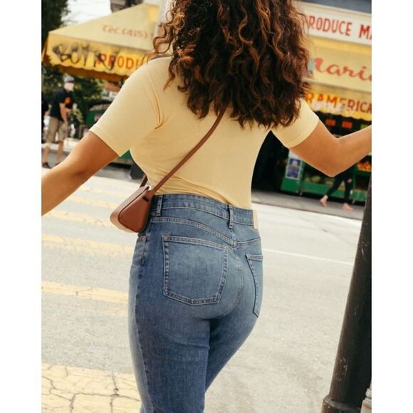 ✨The Curvy Cheeky® Straight Jeans✨ - Picture 4 of 7